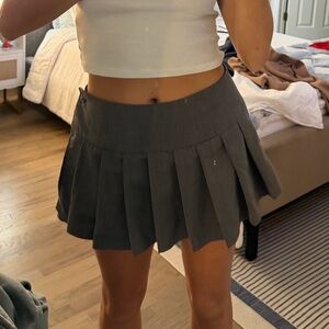 Motel Rocks grey pleated skirt